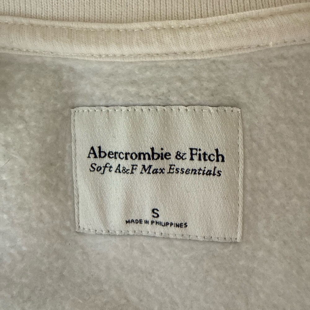 Abercrombie & Fitch Soft White Sweater - Picture 4 of 4